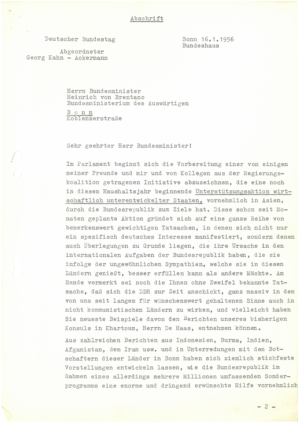 Schreiben von Georg Kahn-Ackermann an Außenminister von Brentano vom 16.01.1956 über eine Initiative einiger Abgeordneter der Regierungskoalition zur Unterstützung unterentwickelter Staaten.