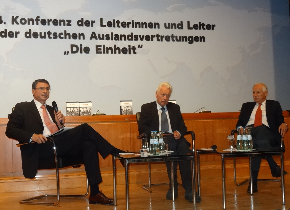 Für diese Darstellung existiert leider keine barrierefreie Beschreibung. Bei Interesse erläutern wir Ihnen gern das Abgebildete. Nehmen Sie dazu bitte unter 117-r@diplo.de Kontakt mit uns auf.