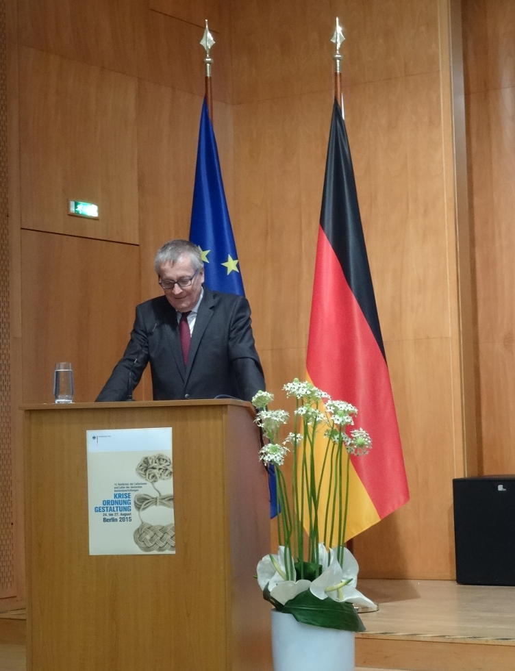 Für diese Darstellung existiert leider keine barrierefreie Beschreibung. Bei Interesse erläutern wir Ihnen gern das Abgebildete. Nehmen Sie dazu bitte unter 117-r@diplo.de Kontakt mit uns auf.