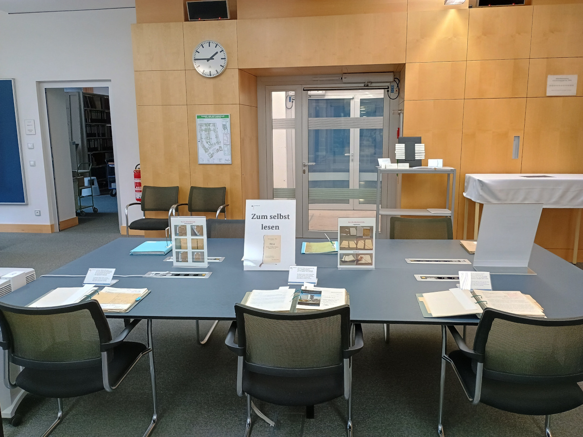 Blick in den Lesesaal: Die Gäste konnte in den Akten lesen