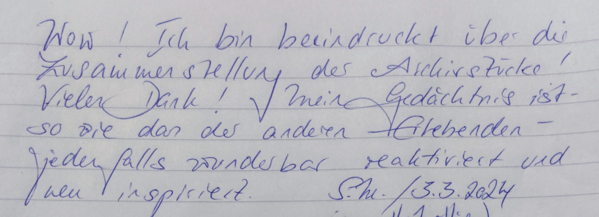 Eintrag ins Gästebuch am Tag der Archive