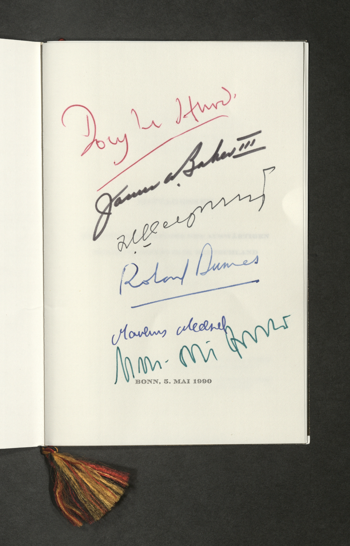Menükarte für das Mittagessen bei den 2 plus 4 Verhandlungen in Bonn am 5. Mai 1990, Seite 1 mit Unterschriften, Archivsignatur: PA AA NL 75/536